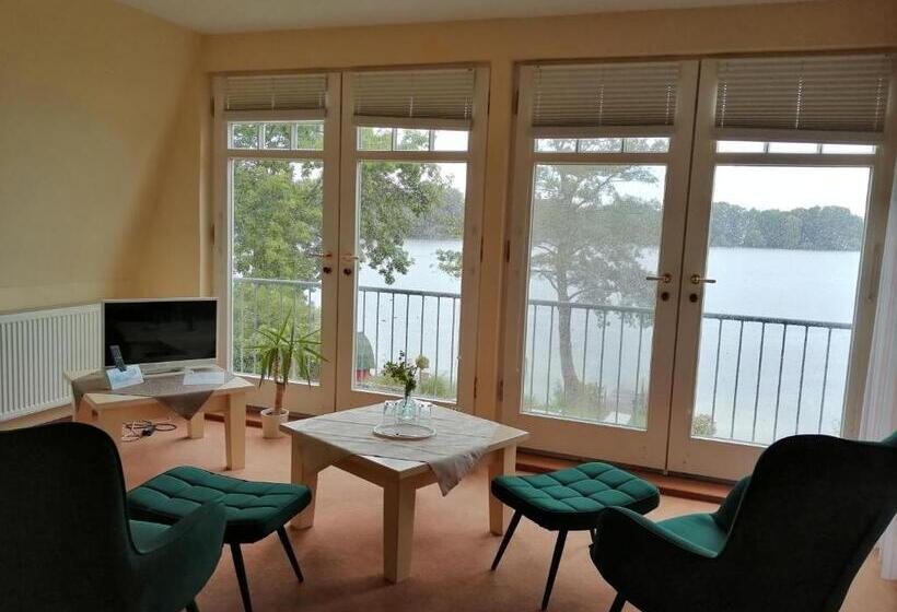 Suite with lake view, Fährhaus Niederkleveez