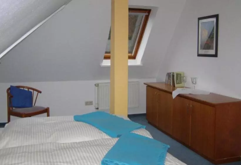 Basic-huoneisto 1 Makuuhuone, Fährhaus Niederkleveez