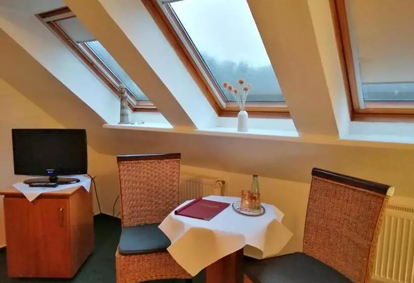Standard-huone Puutarhanäkymä, Fährhaus Niederkleveez