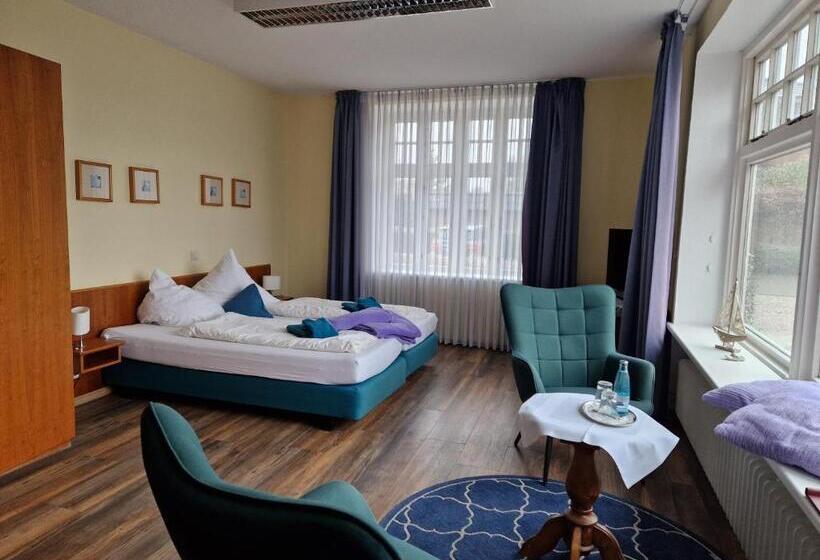 Comfort room with lake view, Fährhaus Niederkleveez