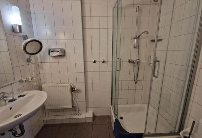Номер Стандарт, Fährhaus Niederkleveez