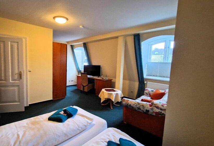 Номер Стандарт, Fährhaus Niederkleveez