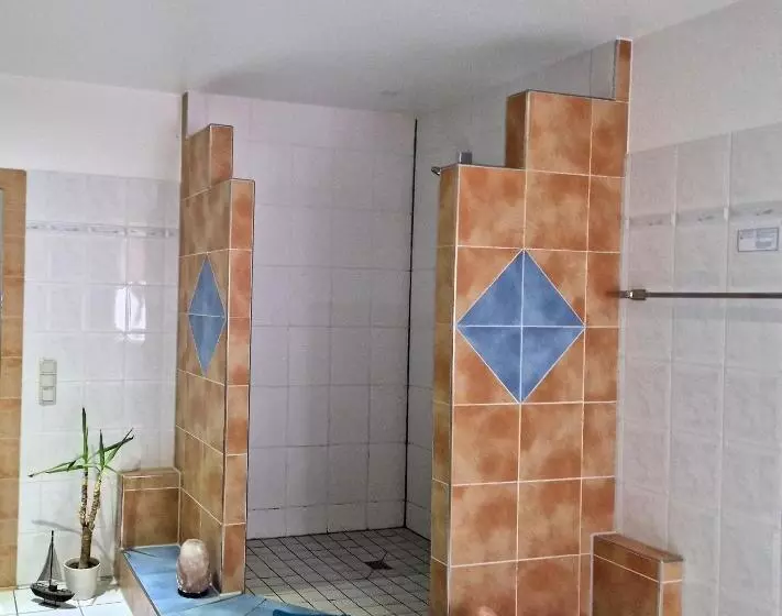 Perhesviitti, Fährhaus Niederkleveez