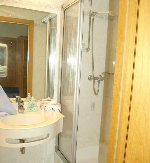 스탠다드 룸, Güldene Gabel