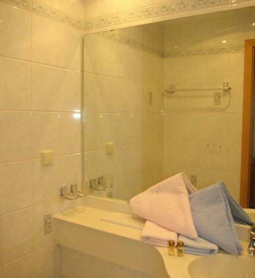 스탠다드 룸, Güldene Gabel