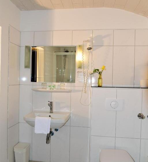 スタンダードトリプルルーム, Harsshof