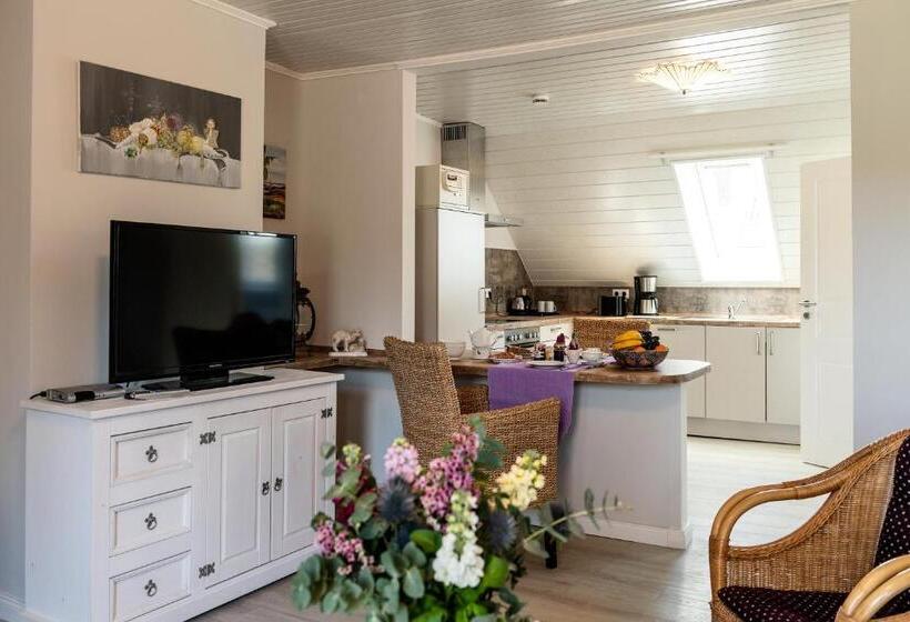 Апартаменты 1 Спальня с Балконом, Landhaus Calluna