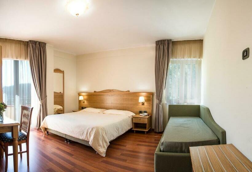 标准三人间, Park 108