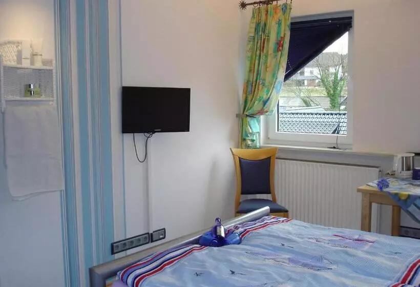 Standard Yhden Hengen Huone, Pension Und Ferienwohnungen Schweinsberg