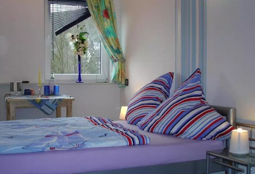 Standard Yhden Hengen Huone, Pension Und Ferienwohnungen Schweinsberg