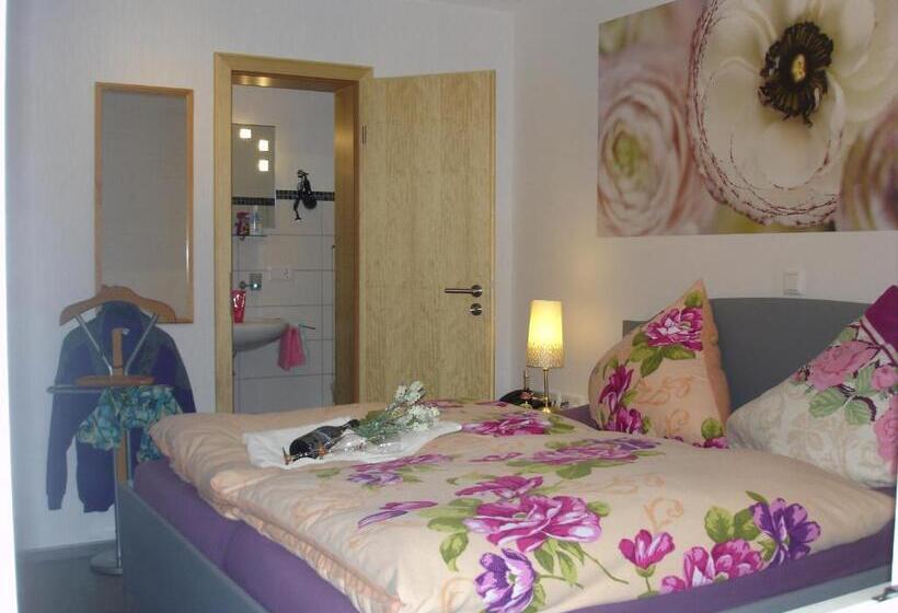 شقة غرفة واحدة, Pension Und Ferienwohnungen Schweinsberg