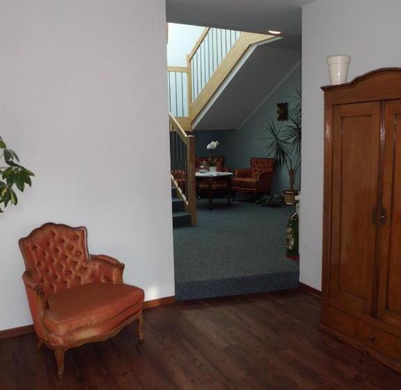 带1个卧室的公寓, Sarah