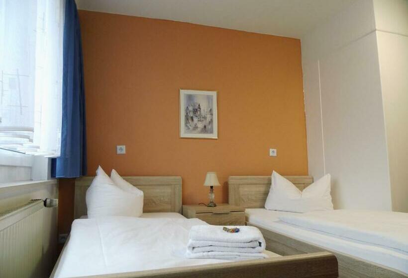 스탠다드 룸, Sturm