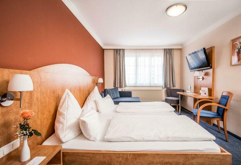 스탠다드 룸, Zur Rose