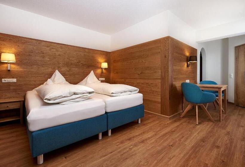 스탠다드 발코니 룸, Zur Rose