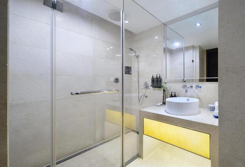 סוויטה משפחתית, Foshan Rezen Select Pasonda