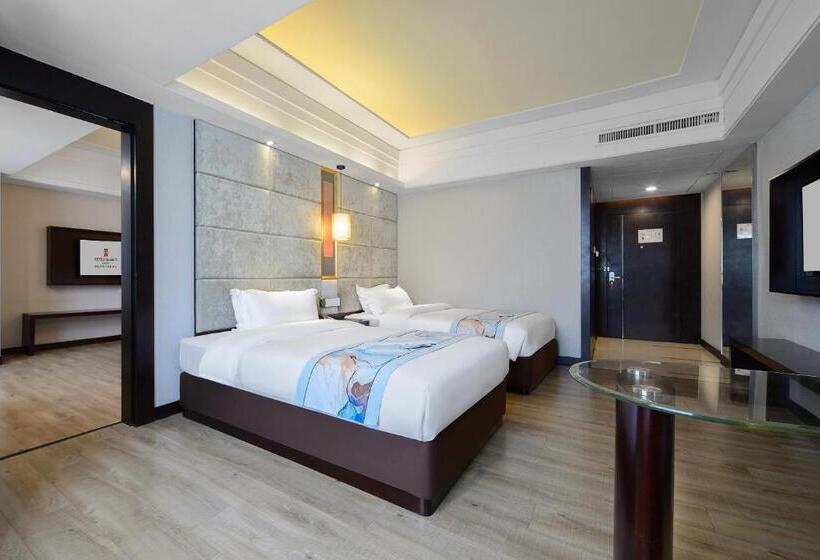 סוויטה משפחתית, Foshan Rezen Select Pasonda