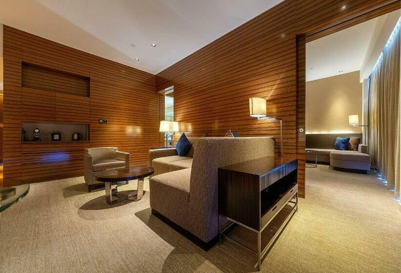 סוויטה, New World Guiyang