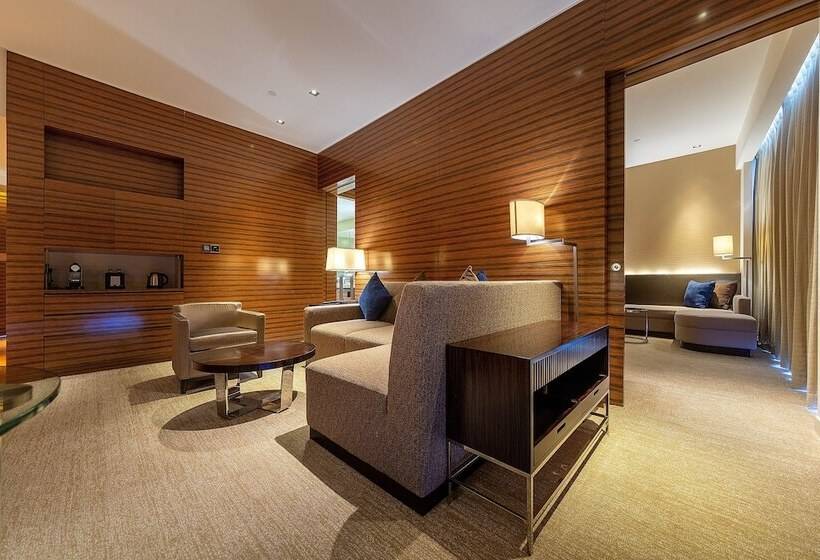 סוויטת ג'וניור, New World Guiyang