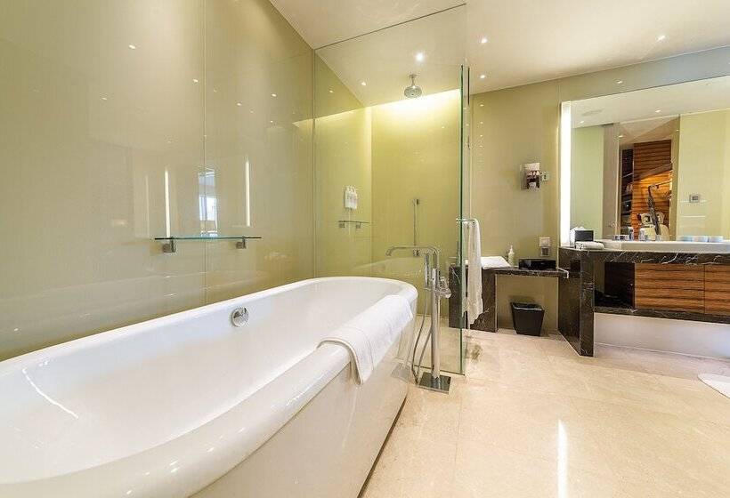 סוויטה, New World Guiyang