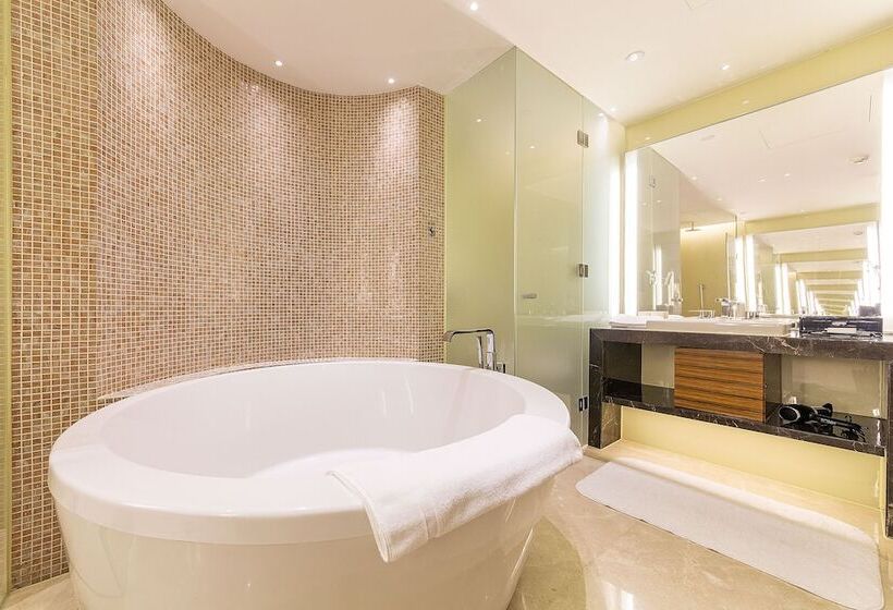 סוויטה, New World Guiyang