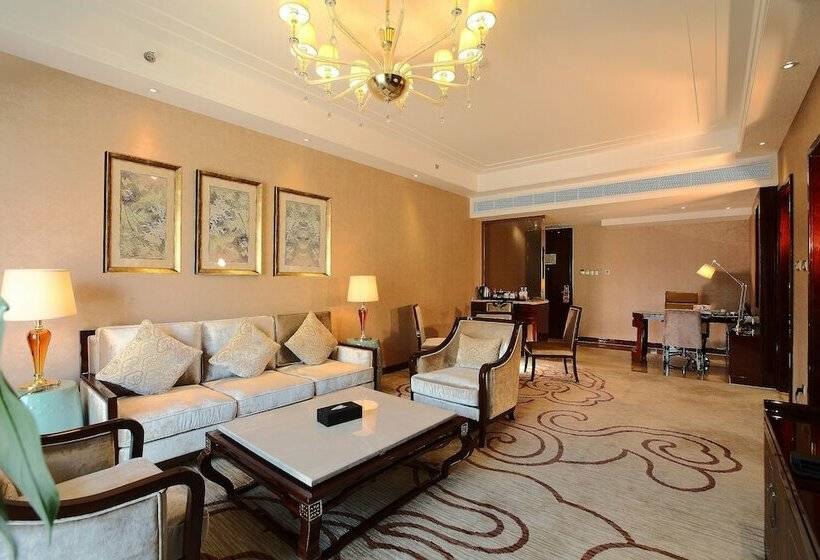 جناح عائلي, Slater International