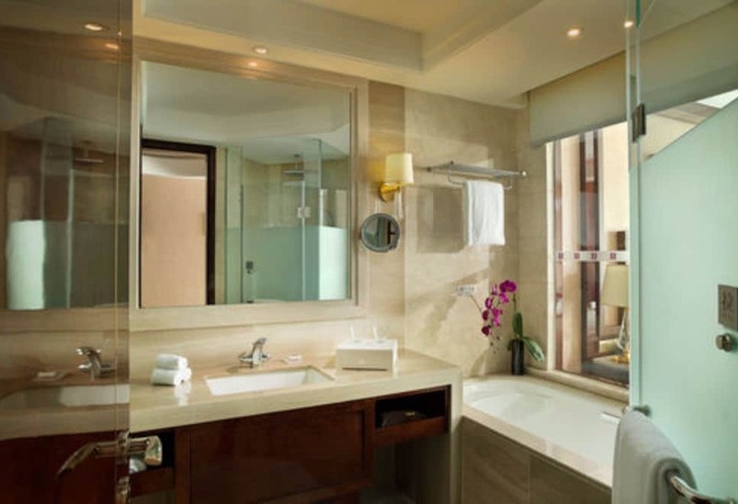 جناح عائلي, Slater International