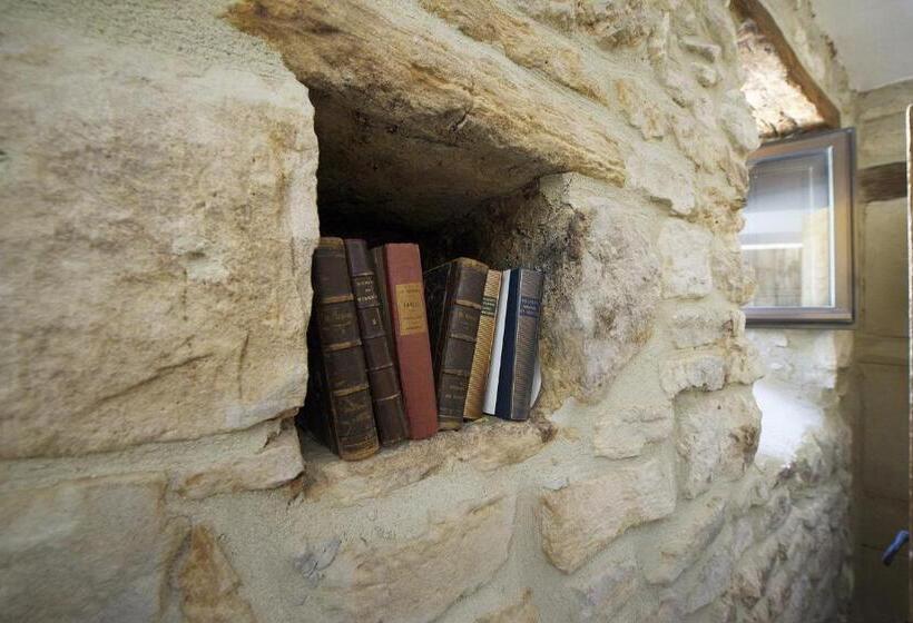 キングサイズベッドのスタンダードルーム, La Maison Du Passage   Chambres   Suites Premium, Spa, Piscine Et Restaurant