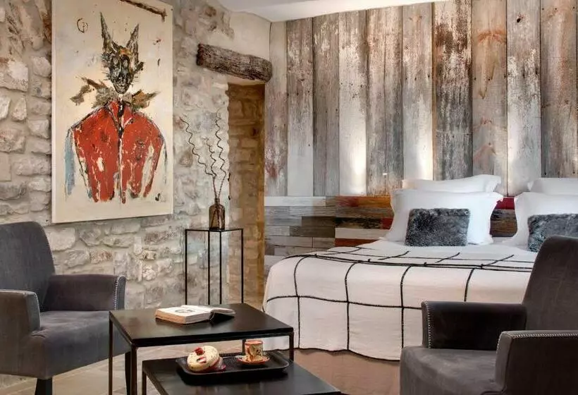 キングサイズベッドのスタンダードルーム, La Maison Du Passage Chambres Suites Premium, Spa, Piscine Et Restaurant