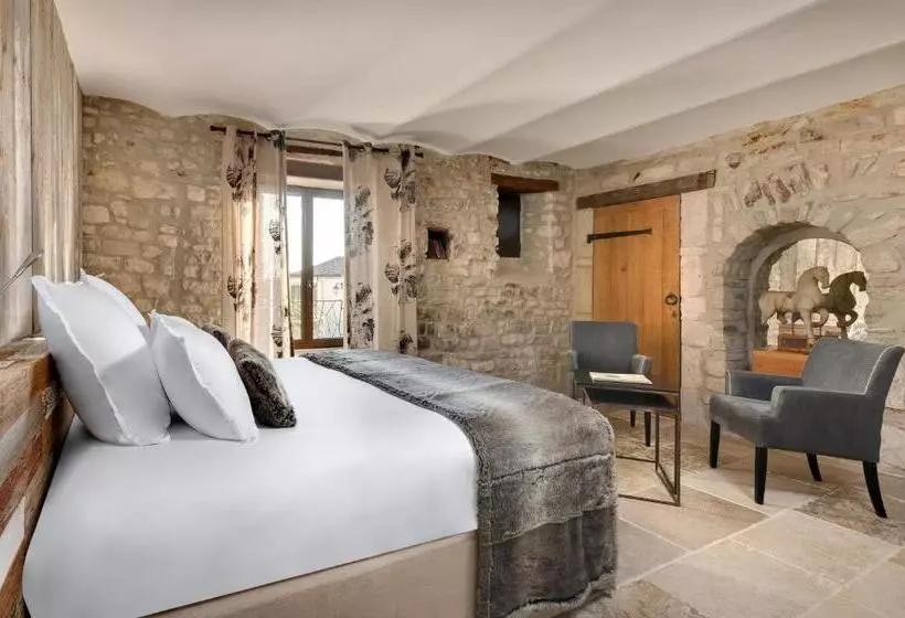 キングサイズベッドのスタンダードルーム, La Maison Du Passage Chambres Suites Premium, Spa, Piscine Et Restaurant