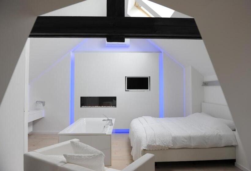 Люкс, Charmehotel Villa Saporis