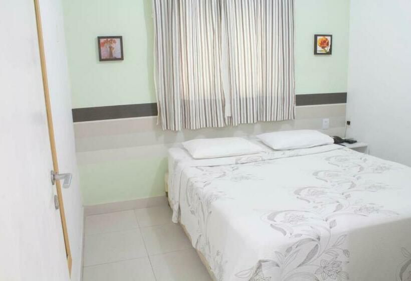 דירת חדר, Agua Marinha