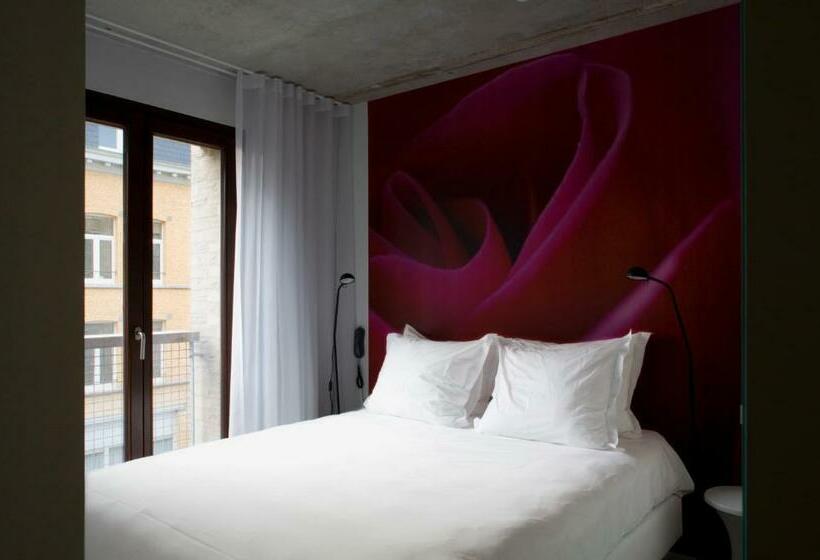 اتاق عادی, Banks Antwerp