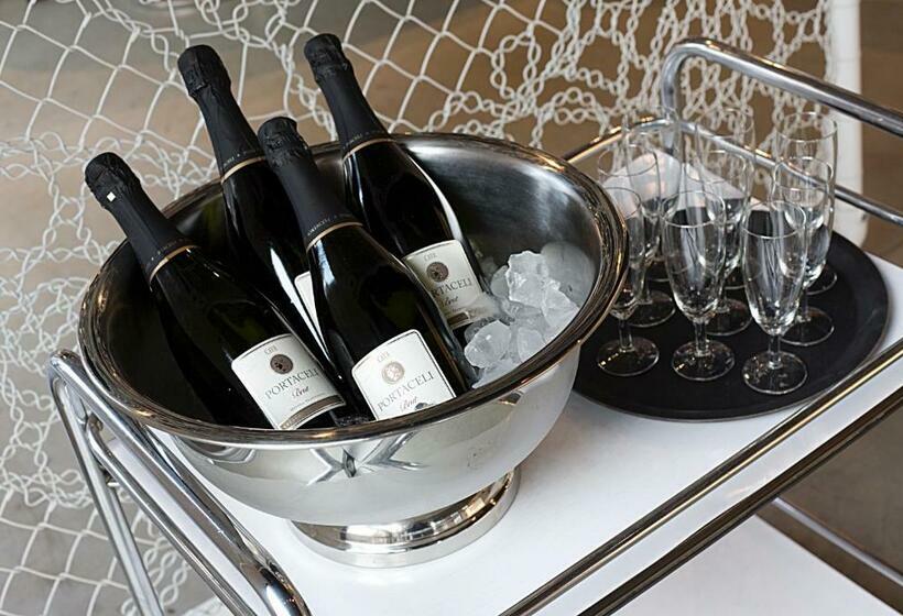 اتاق عادی, Banks Antwerp