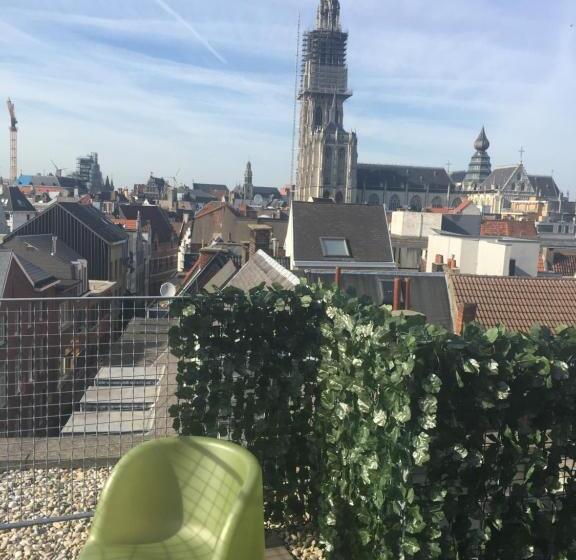 اتاق اجرایی, Banks Antwerp