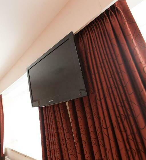 标准三人间, Domein Westhoek