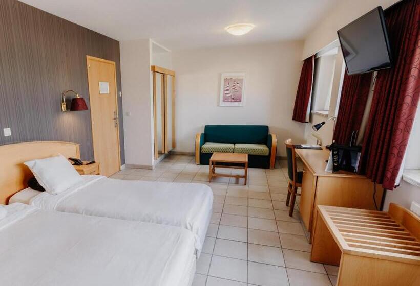 标准三人间, Domein Westhoek