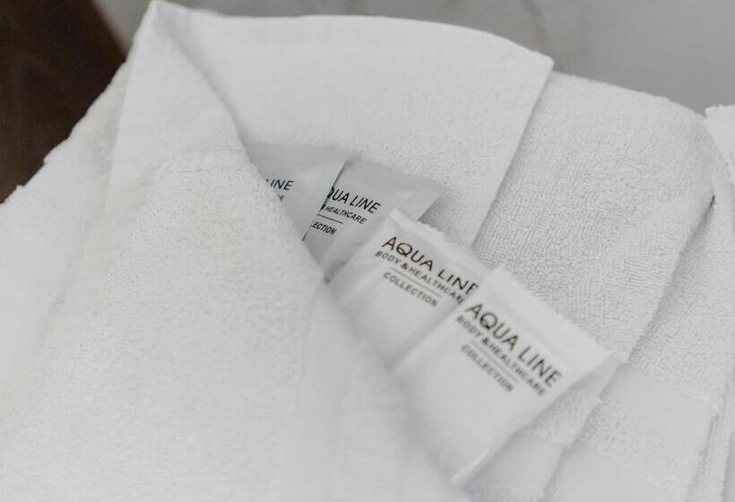 标准三人间, Domein Westhoek