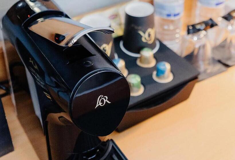 标准三人间, Domein Westhoek