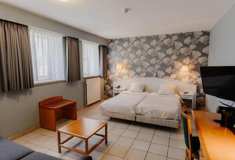 标准三人间, Domein Westhoek