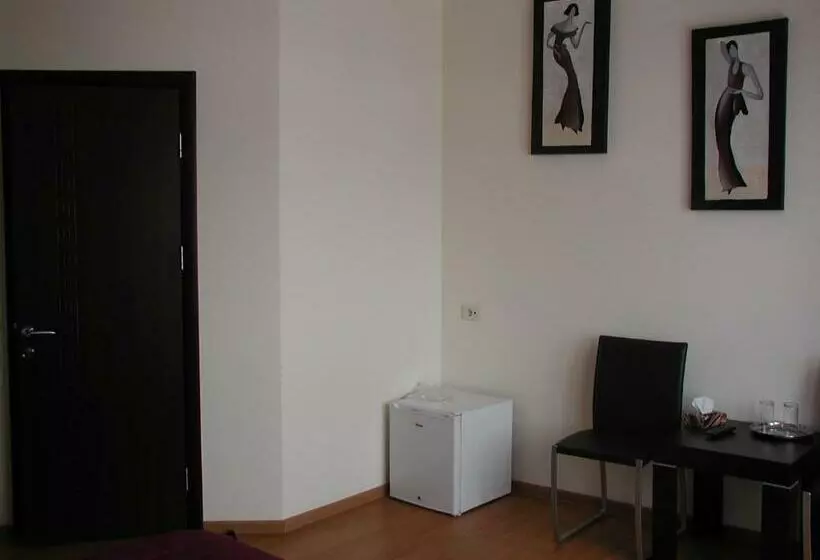 اتاق استاندارد, Grig