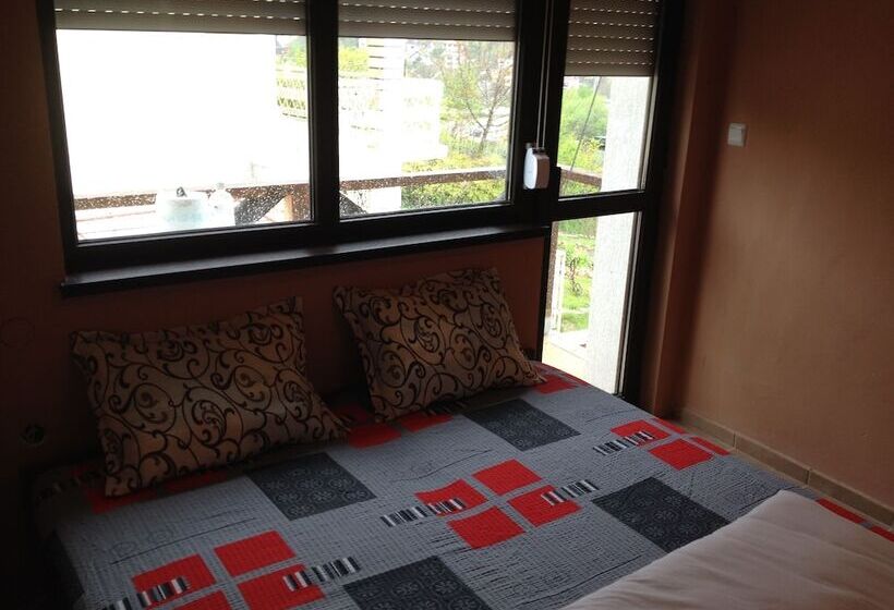 标准间带阳台, Guest House Botanical Garden