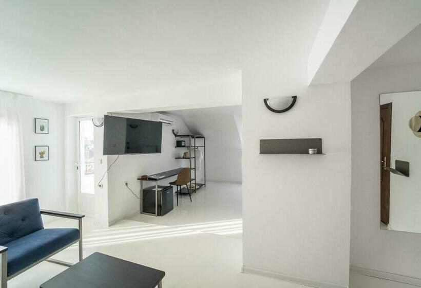 带2个卧室的公寓, Mistral