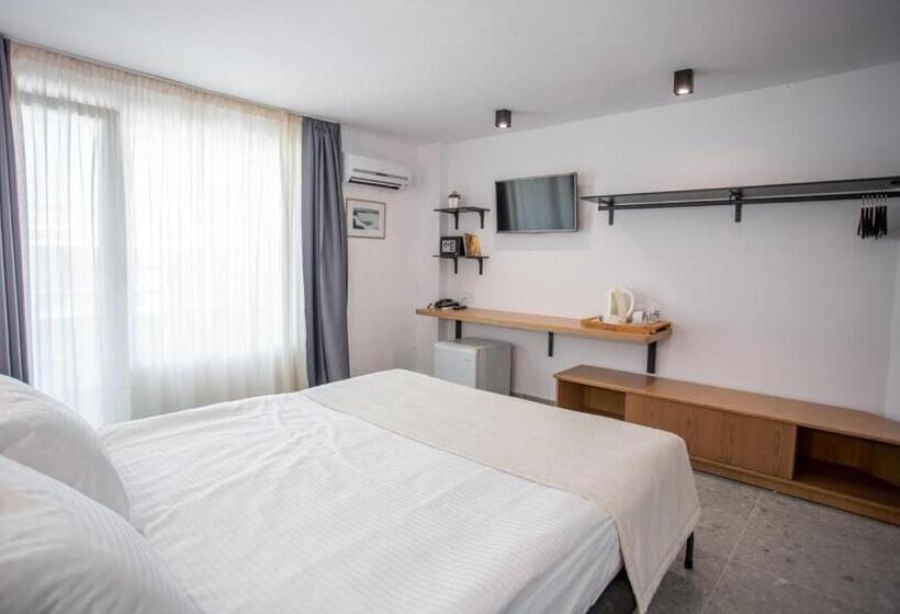Classic room with balcony, Mistral