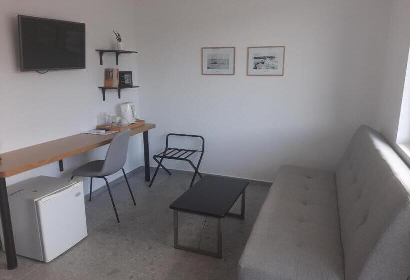 带阳台套房, Mistral