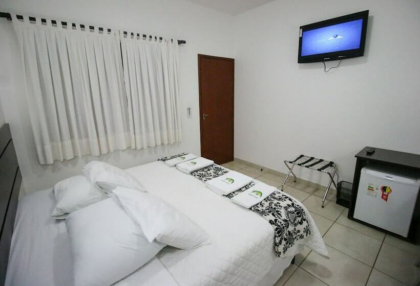 标准三人间, Pousada Remanso