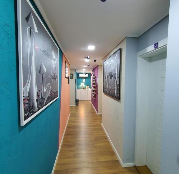 带大床的标准间, Skerdi Centre Rooms