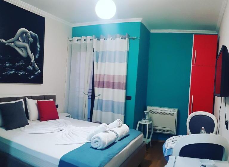 带大床的标准间, Skerdi Centre Rooms