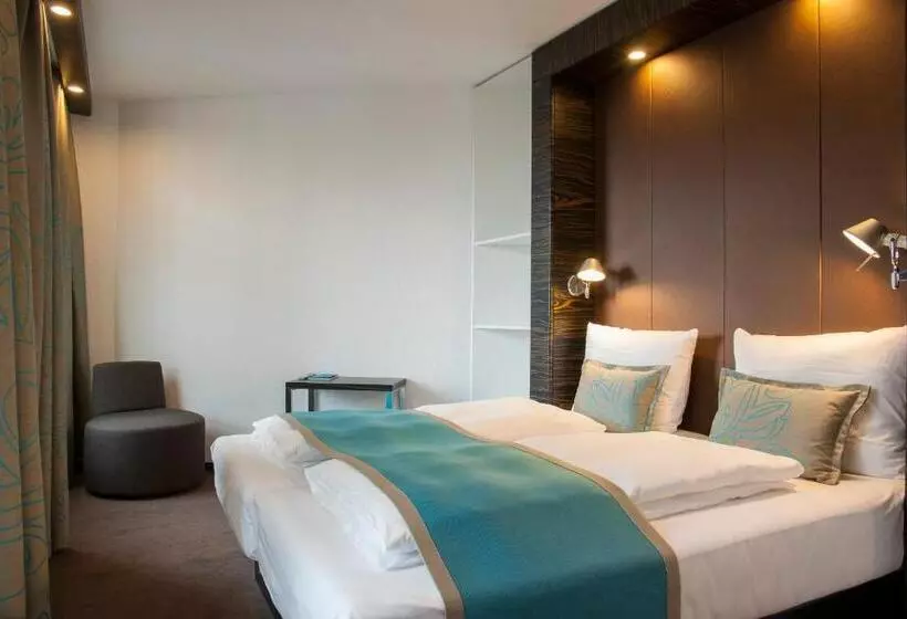 اتاق استاندارد با بالکن, Motel One Brussels
