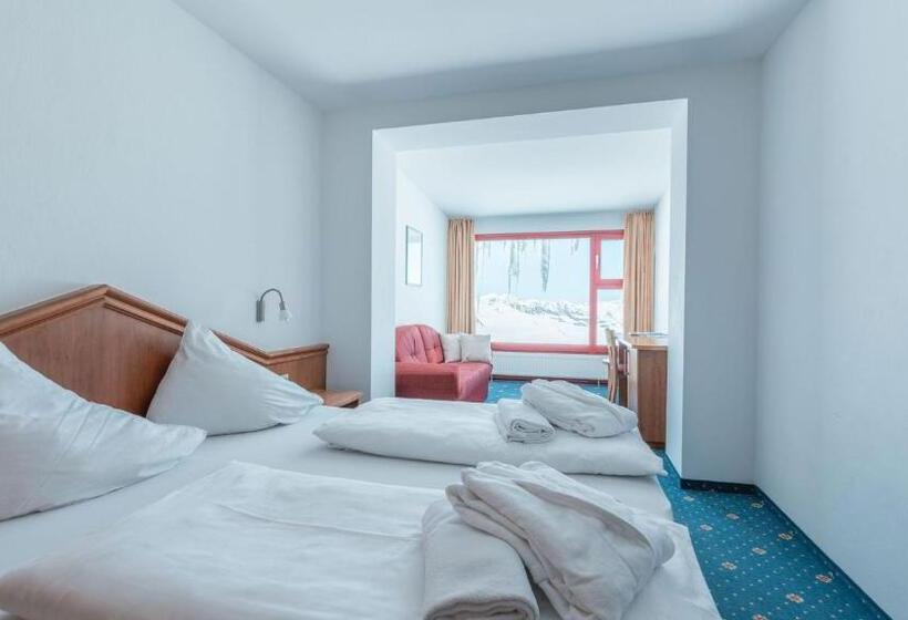 اتاق استاندارد با چشمانداز کوهستان, Glacier Hotel Grawand